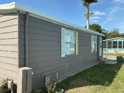 Photo 5 of 13 of home located at 1038 46th Ave E Bradenton, FL 34203