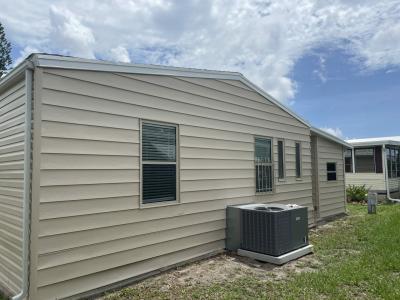 Photo 4 of 13 of home located at 1209 48th Ave Dr E Bradenton, FL 34203