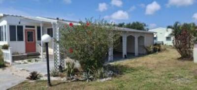 Photo 4 of 12 of home located at 4721 10th St Court E Bradenton, FL 34203