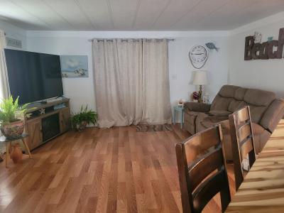 Photo 2 of 19 of home located at 6 Lakeview Dr Palmetto, FL 34221