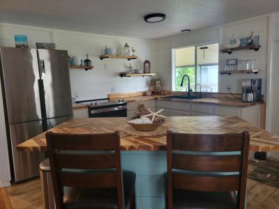 Photo 3 of 19 of home located at 6 Lakeview Dr Palmetto, FL 34221