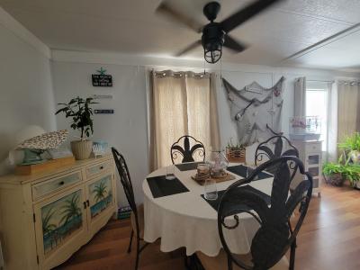 Photo 4 of 19 of home located at 6 Lakeview Dr Palmetto, FL 34221