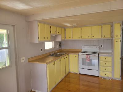 Photo 3 of 15 of home located at 11 Kingsport Ave Palmetto, FL 34221