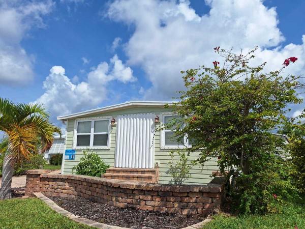 Photo 1 of 2 of home located at 175 Flora Lane Vero Beach, FL 32960