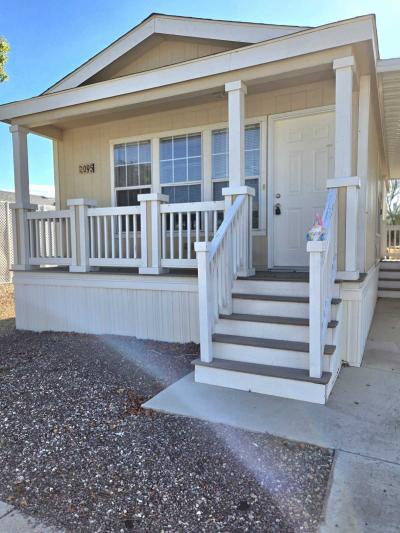 Photo 2 of 18 of home located at 19802 N 32 Nd. St #95 Phoenix, AZ 85050