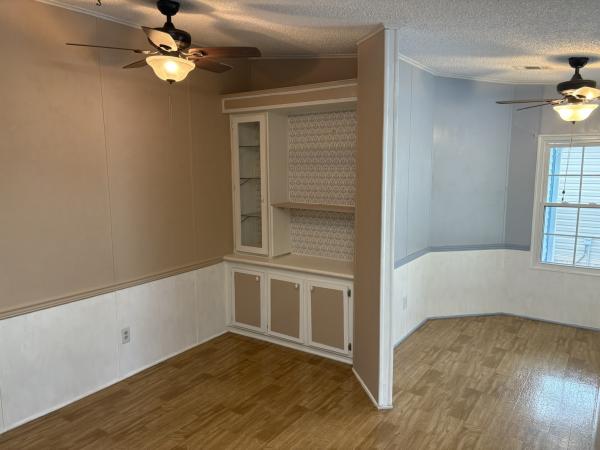 1988 Fleetwood 2 Mobile Home