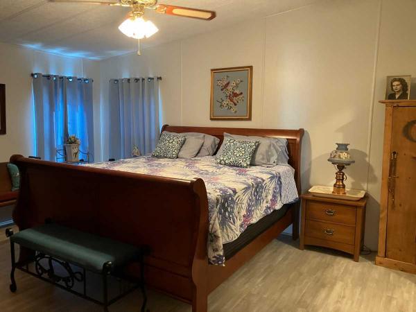 1986 Manufactured Home