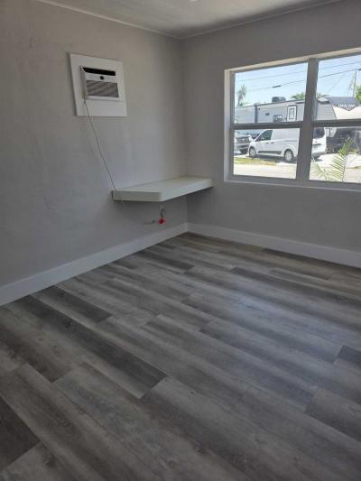 Photo 2 of 5 of home located at 9 Pine Ridge Riviera Beach, FL 33404