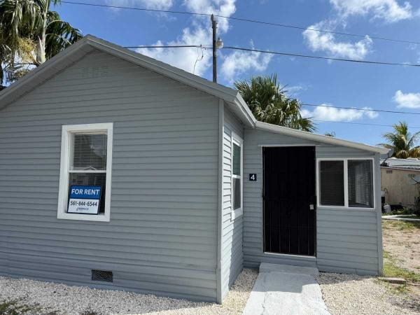 1985  Mobile Home For Sale