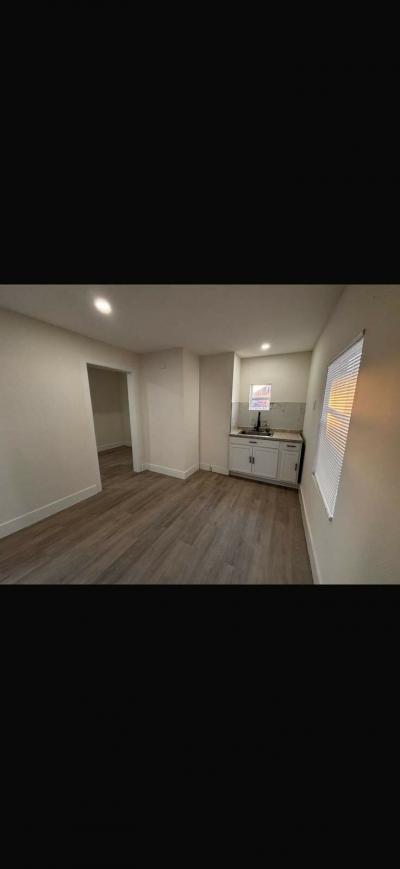 Photo 3 of 7 of home located at 4 Pine Ridge Riviera Beach, FL 33404
