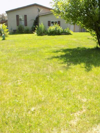 Photo 5 of 20 of home located at 6502 Republic Dr Belleville, MI 48111