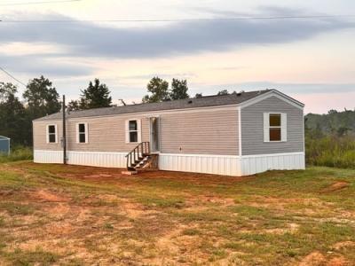 Mobile Home at 1110 County Road 241 Tiplersville, MS 38674