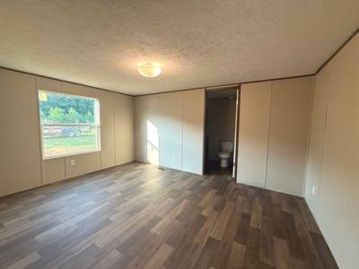 Photo 5 of 14 of home located at 1110 County Road 241 Tiplersville, MS 38674