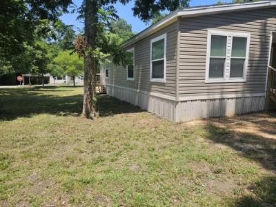 Photo 2 of 14 of home located at 950 9th Ave Graceville, FL 32440