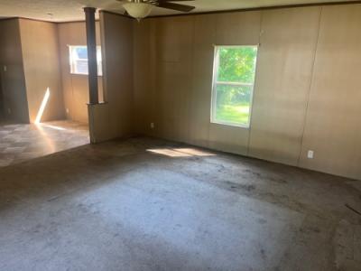 Photo 4 of 12 of home located at 4130 Georgetown Rd T Lexington, KY 40511