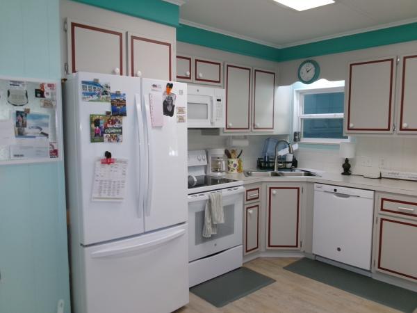 1984 TROP HS Mobile Home