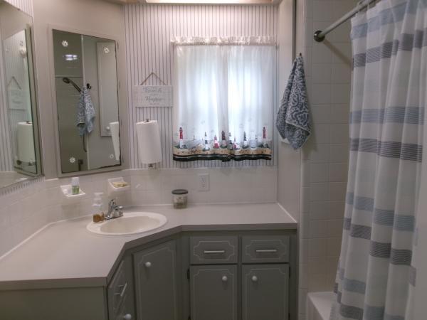 1984 TROP HS Mobile Home