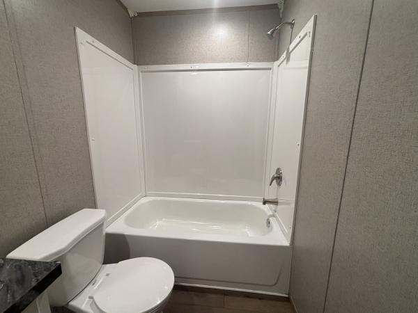 2023 76CEJ16663AH23  Home