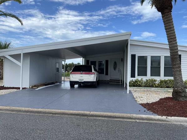 Photo 3 of 2 of home located at 3901 71st St W #95 Bradenton, FL 34209