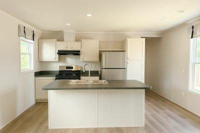 Mobile Home at 16 Carriage Lane Belleville, MI 48111