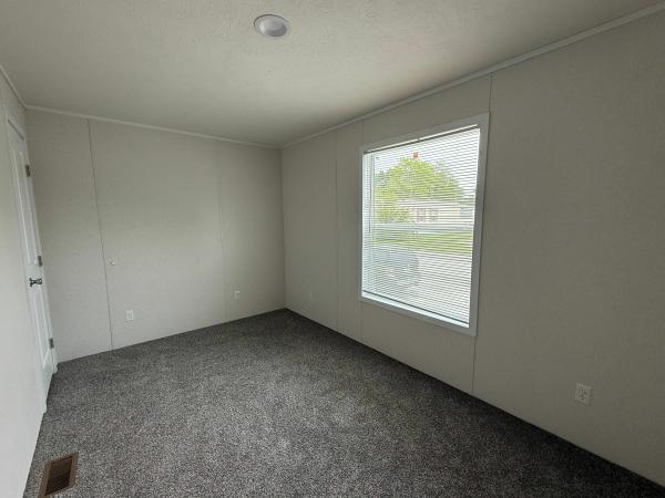 2025 Fairmont Homes Velocity (SW) Mobile Home