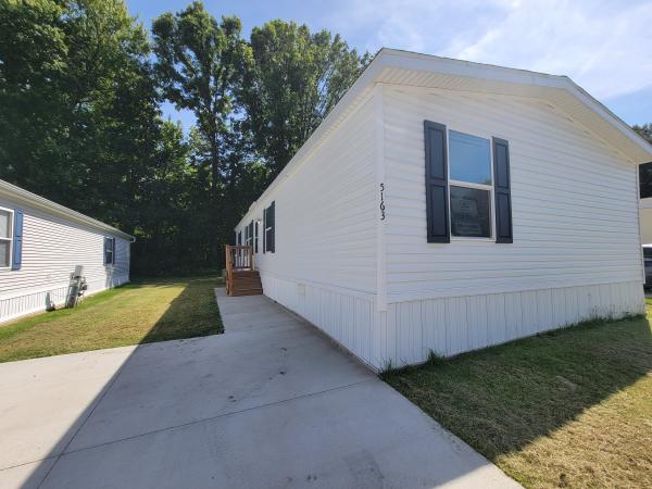 2023 Clayton Pulse 5624-744RE  Home