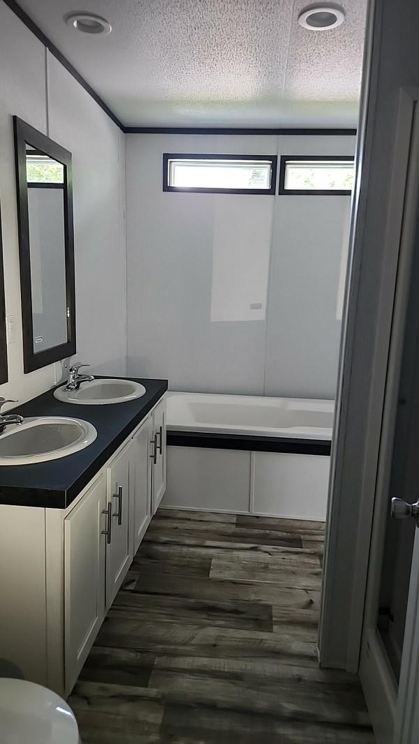 2025 Fleetwood Landmark Mobile Home