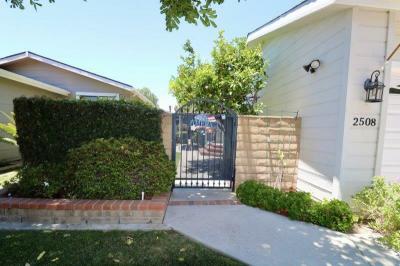 Photo 4 of 49 of home located at 2508 View Lake #160 Santa Ana, CA 92705