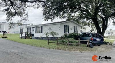 Photo 2 of 33 of home located at 32 Columbia Avenue Sorrento, FL 32776