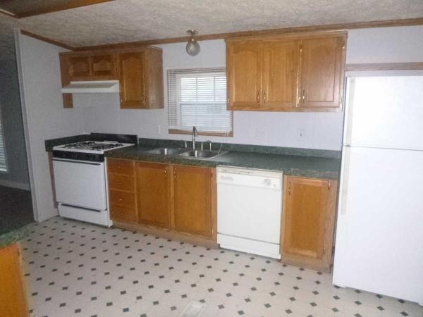 2000 Fairmont Manufactured Home