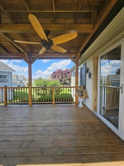Photo 3 of 24 of home located at 274 Pine Lakes Dr W Lapeer, MI 48446
