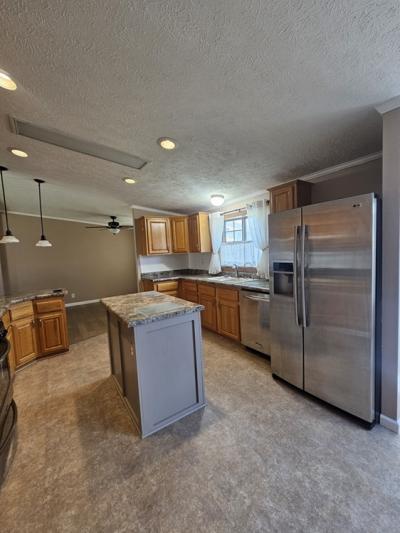 Photo 5 of 24 of home located at 274 Pine Lakes Dr W Lapeer, MI 48446
