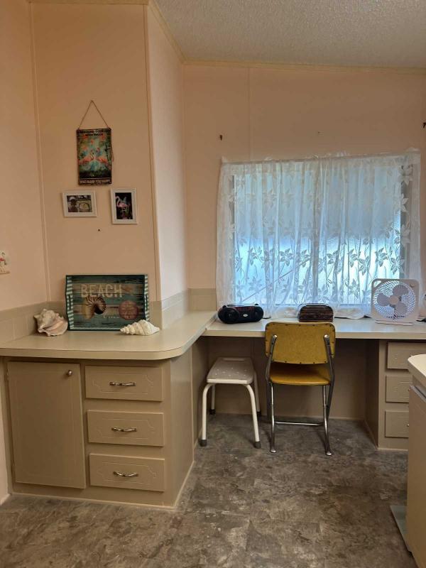 1987 Palm Harbor Manufactured Home