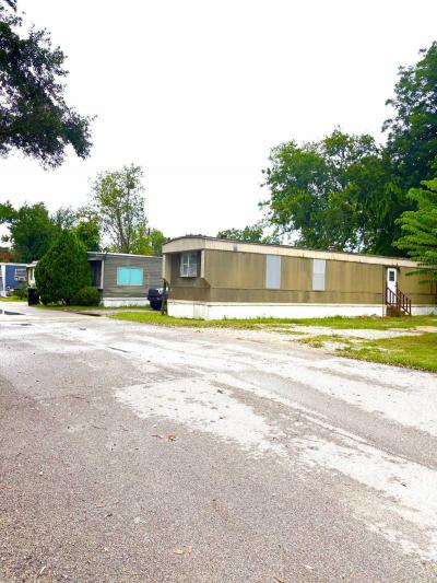 Photo 4 of 7 of home located at 5711 Yale St Houston, TX 77076