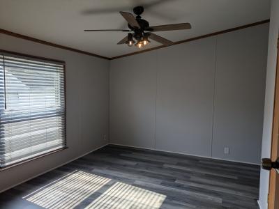 Photo 3 of 11 of home located at 508 Continental Ct Davison, MI 48423