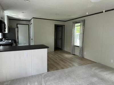 Photo 5 of 54 of home located at 48579 Leafdale Ct #161 Shelby Township, MI 48317