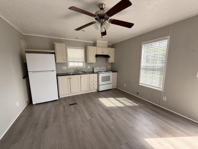 Mobile Home at 2009 Hamburg Pike Trlr 36 Jeffersonville, IN 47130