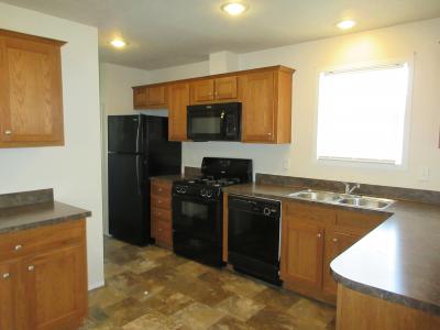 Photo 4 of 18 of home located at 23167 Olympia Dr Clinton Township, MI 48036