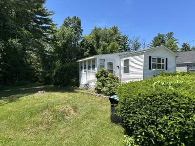 Photo 2 of 5 of home located at 3 Crestwood Drive Concord, NH 03301