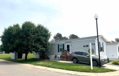 Photo 1 of 16 of home located at 186 Oak Highland, MI 48357