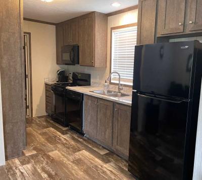 Photo 3 of 16 of home located at 186 Oak Highland, MI 48357
