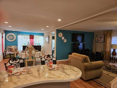 Photo 3 of 8 of home located at 7300 20th St, Lot 178 Vero Beach, FL 32966