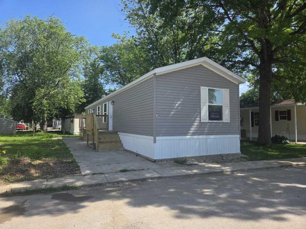 Photo 1 of 2 of home located at 109 Mulberry Morton, IL 61550