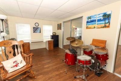 Photo 2 of 8 of home located at 20 Lavista Dr. Winter Springs, FL 32708