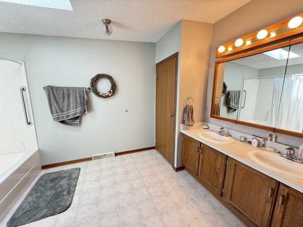 1993 SHAMROCK REGENCY Manufactured Home