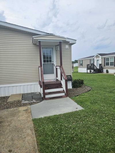 Photo 2 of 56 of home located at 287 Valentine Drive Martinsburg, WV 25405