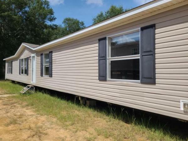 Photo 1 of 2 of home located at Quality Homes Of Mccomb Inc. 500 W Presley Blvd McComb, MS 39648