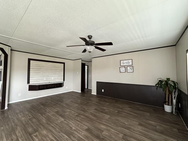 2019 Fleetwood 240EG28563X Mobile Home