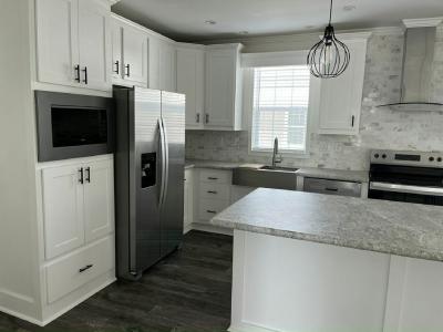 Photo 5 of 20 of home located at 3309 Caper Court (Site 0151) Ellenton, FL 34222