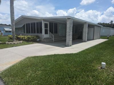 Photo 2 of 17 of home located at 287 Bayshore Dr Auburndale, FL 33823